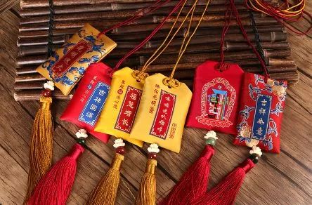 热闹非凡的拈花湾春节 用传统欢快开启19年好运气