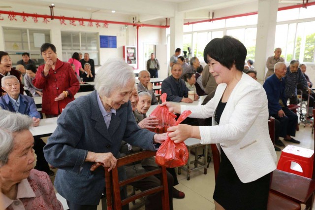 华西村人均收入_无锡人均寿命