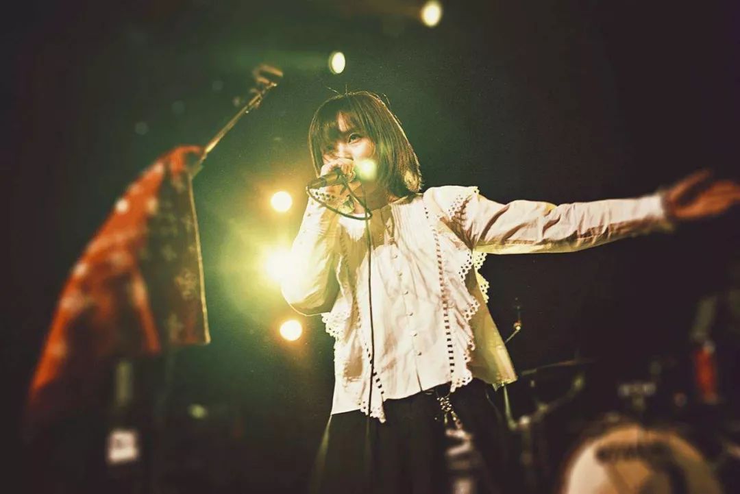 本周文艺:"指人儿乐队"为你唱出十年光阴故事