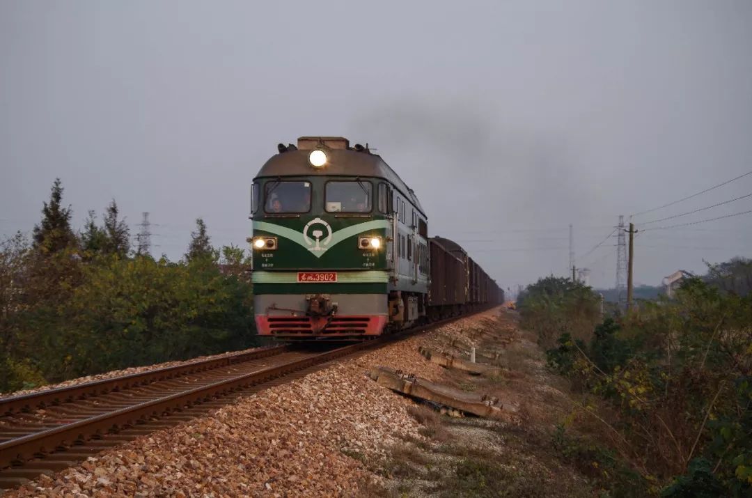 首页 无锡 新长铁路北起江苏省新沂市,南至浙江省长兴县,线路在靖江