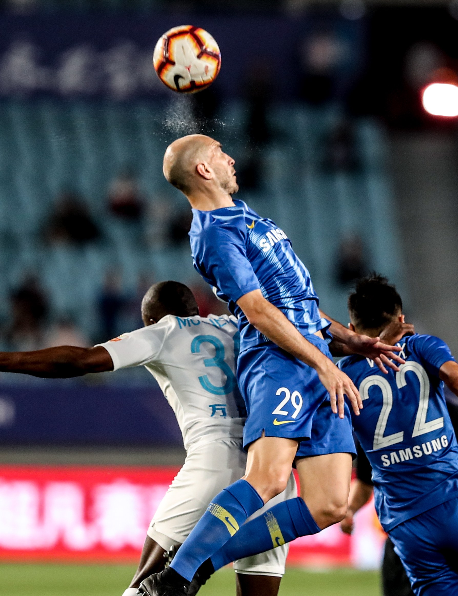 足球|中超:江苏苏宁战平大连一方